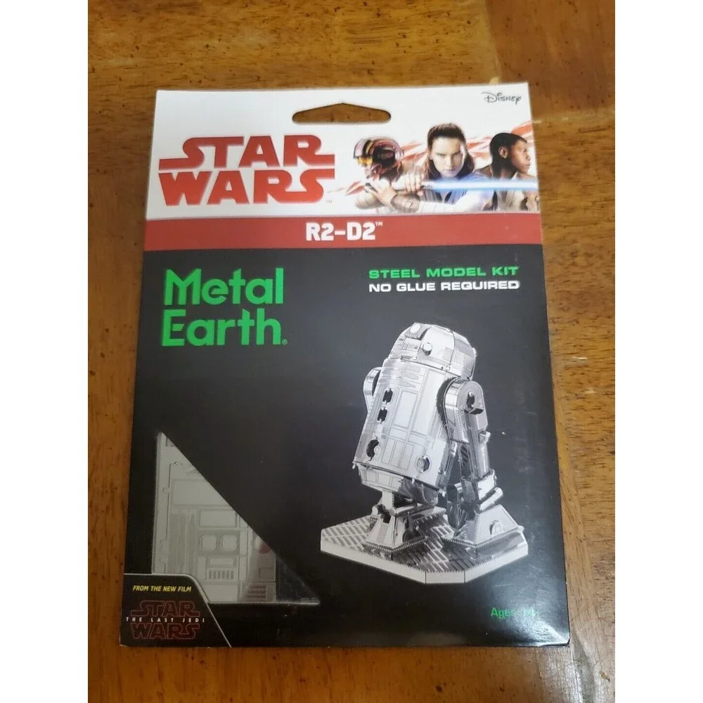 Metal Earth 3D Steel Model Kits: Star Wars The Last Jedi- R2-D2 Disney 14+